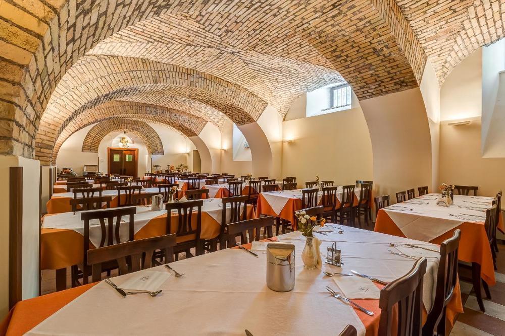 Domus Carmelitana Hotel Rome Buitenkant foto