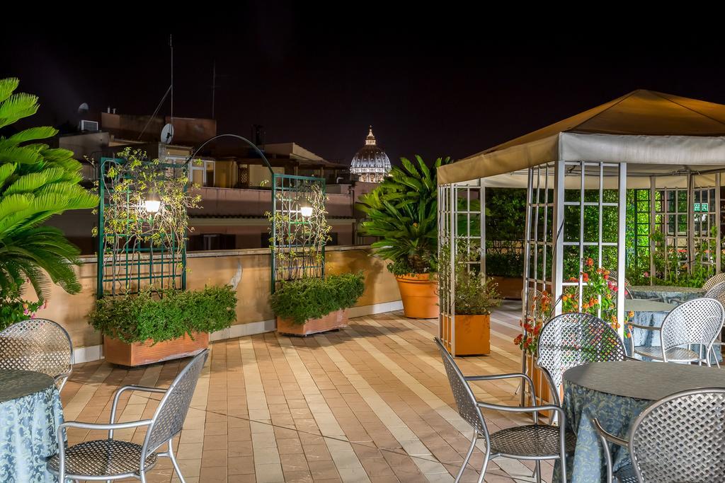 Domus Carmelitana Hotel Rome Buitenkant foto