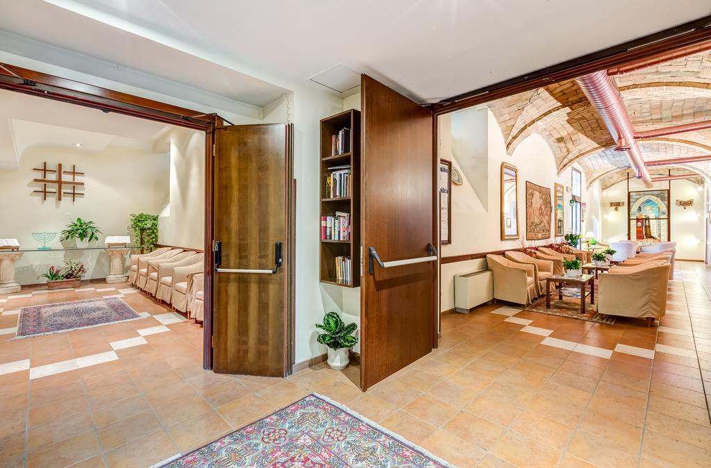 Domus Carmelitana Hotel Rome Buitenkant foto