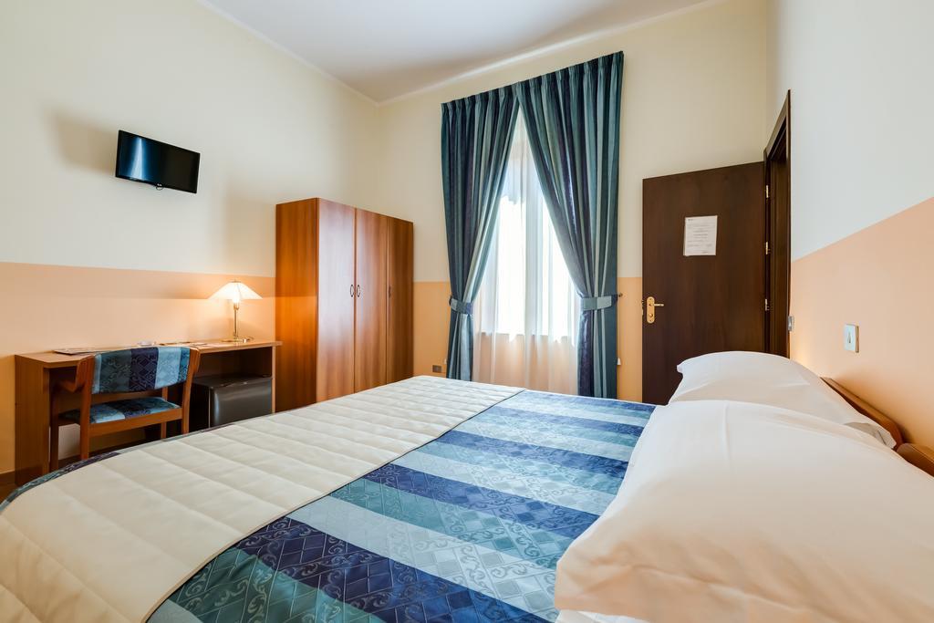 Domus Carmelitana Hotel Rome Buitenkant foto
