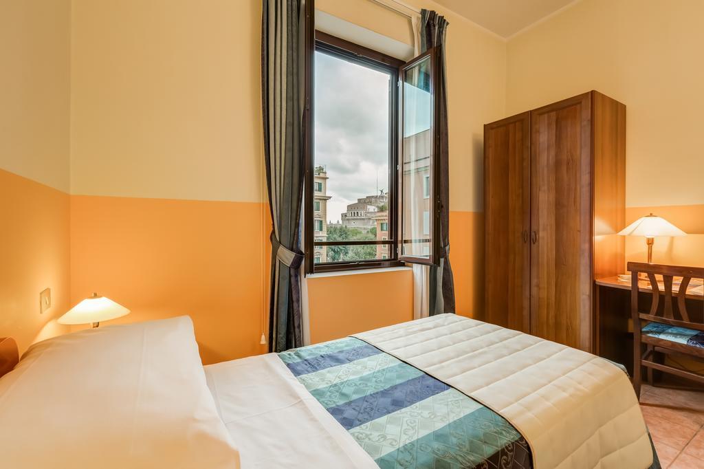 Domus Carmelitana Hotel Rome Buitenkant foto