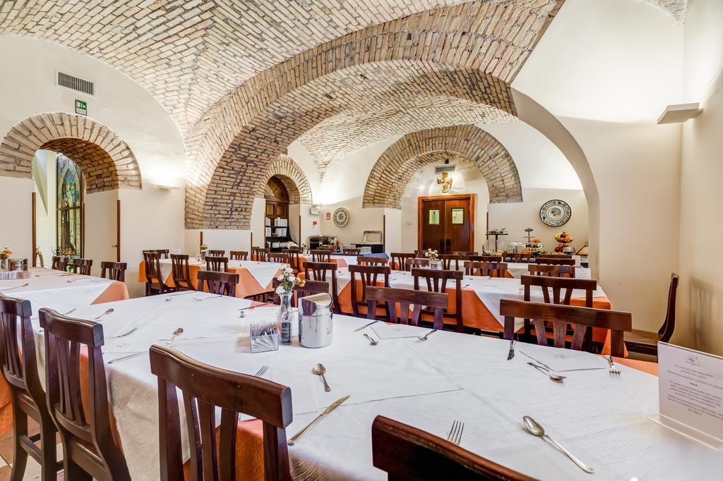 Domus Carmelitana Hotel Rome Buitenkant foto