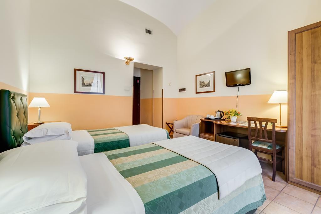 Domus Carmelitana Hotel Rome Buitenkant foto