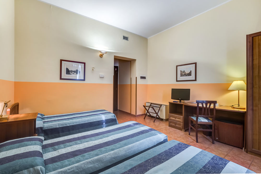 Domus Carmelitana Hotel Rome Buitenkant foto