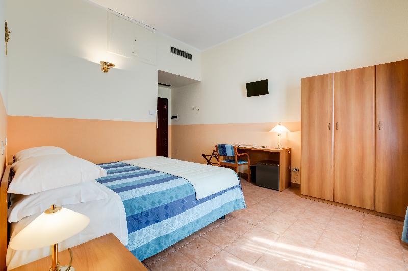 Domus Carmelitana Hotel Rome Buitenkant foto
