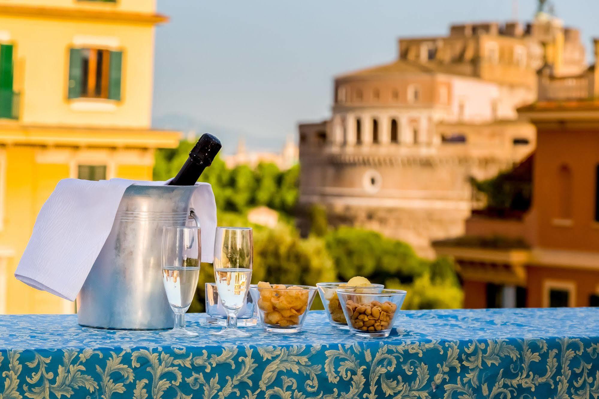 Domus Carmelitana Hotel Rome Buitenkant foto