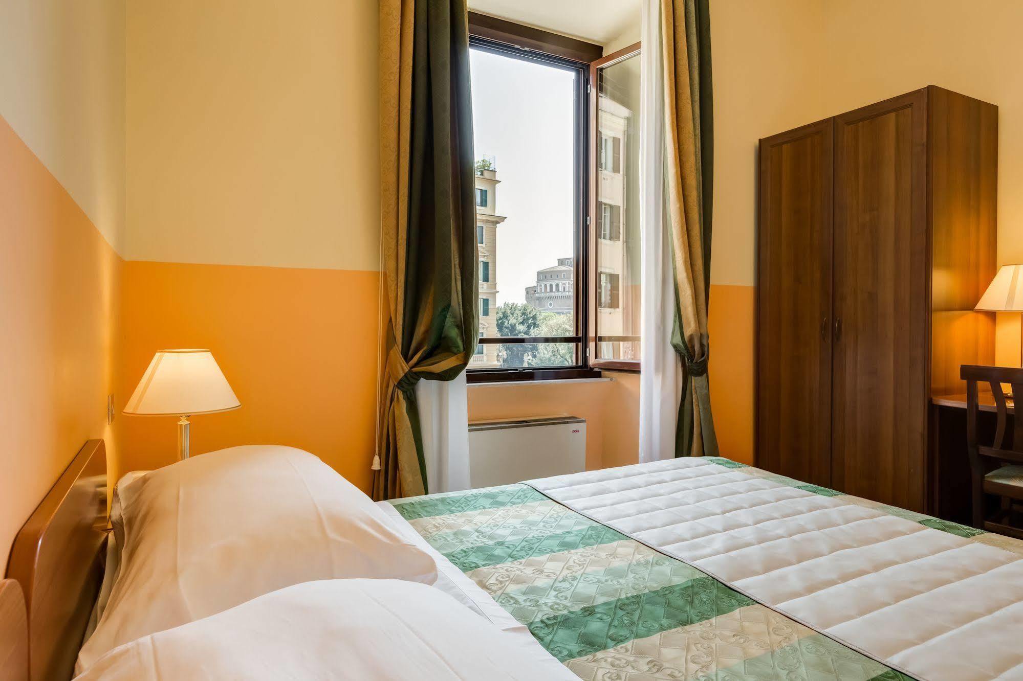 Domus Carmelitana Hotel Rome Buitenkant foto