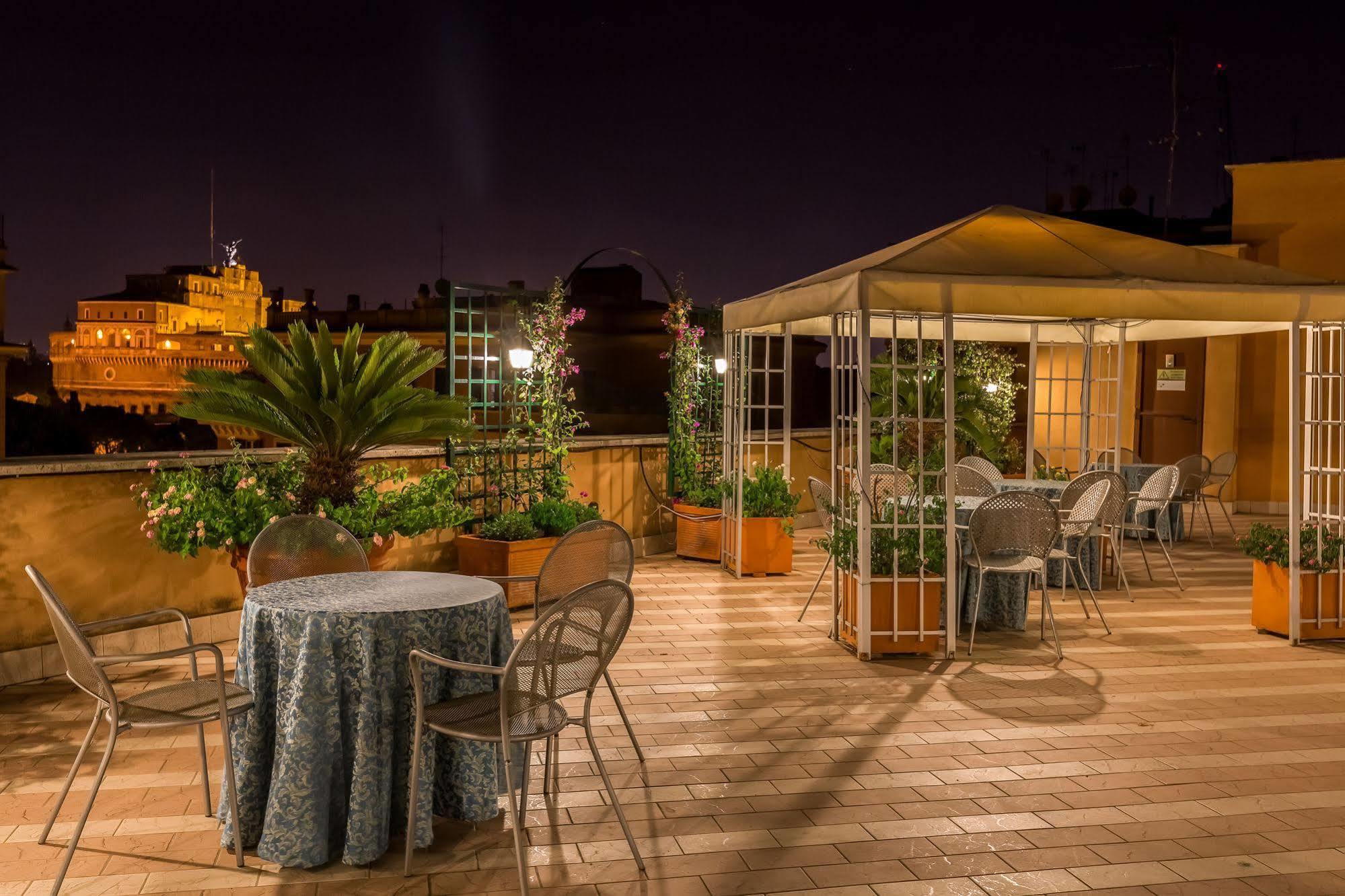 Domus Carmelitana Hotel Rome Buitenkant foto