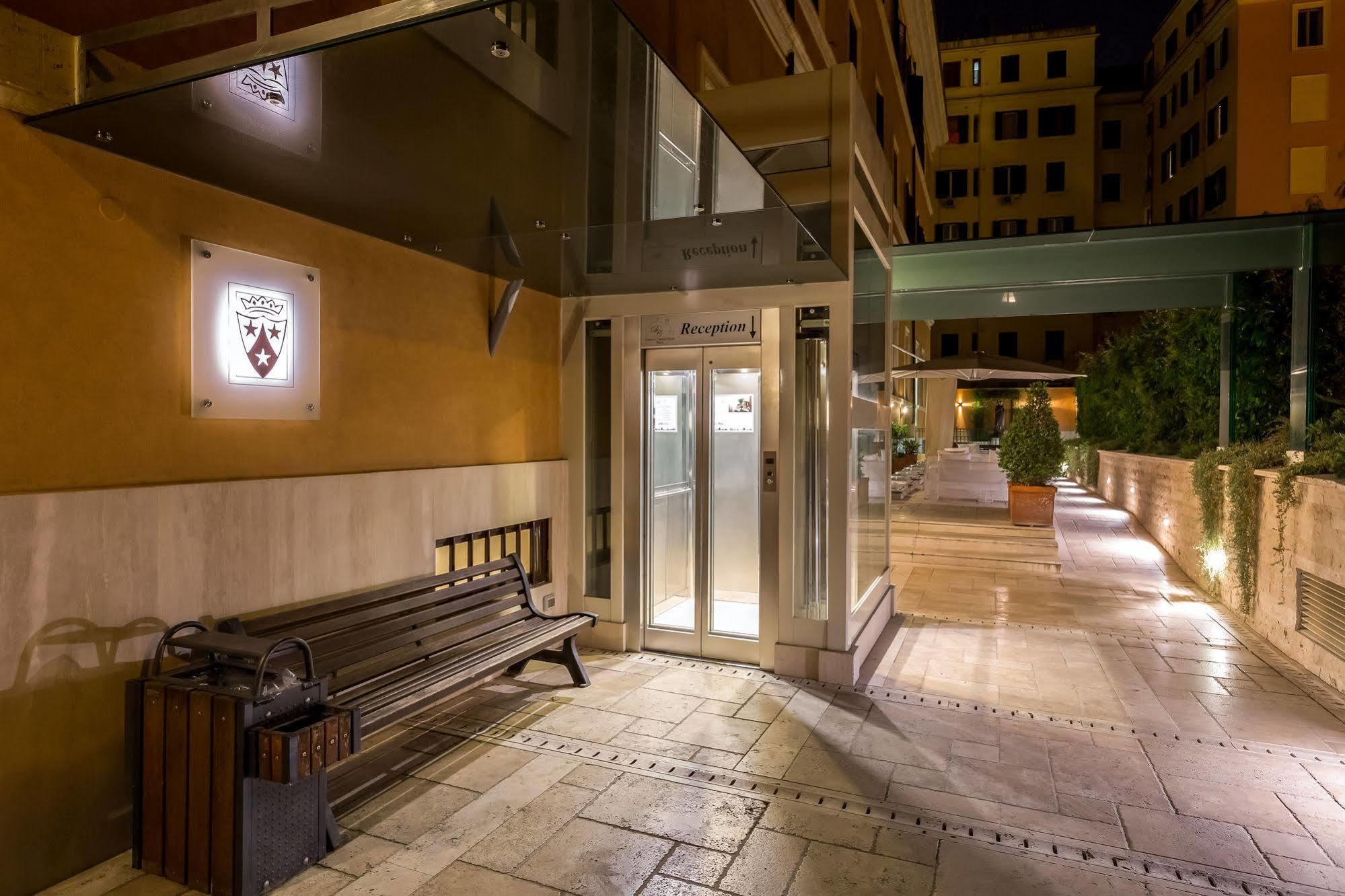 Domus Carmelitana Hotel Rome Buitenkant foto